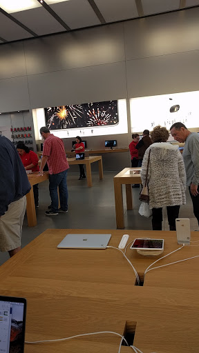 Computer Store «Apple Scottsdale Quarter», reviews and photos, 15169 N Scottsdale Rd, Scottsdale, AZ 85254, USA