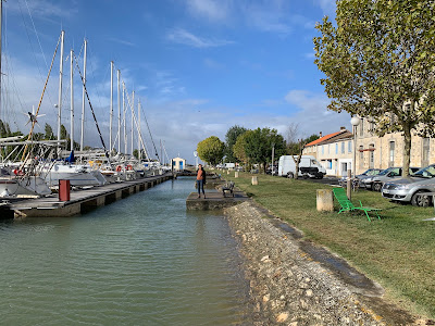Capitainerie à Mortagne-sur-Gironde