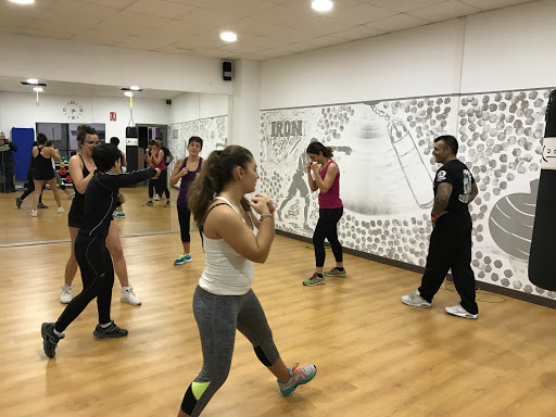 IRON BAR Gimnasio Academia Artes Marciales en Algemesí, Valencia