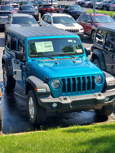 Jeep Dealer «Golling Chrysler Dodge Jeep Ram», reviews and photos, 2405 S Telegraph Rd, Bloomfield Hills, MI 48302, USA