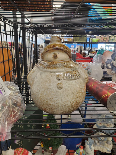 Thrift Store «Thunderbird & Dysart Goodwill Retail Store & Donation Center», reviews and photos, 13055 W Thunderbird Rd, El Mirage, AZ 85335, USA