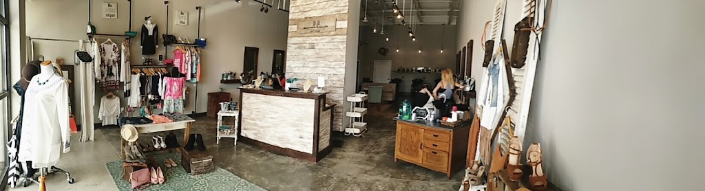 Lush Salon 63385