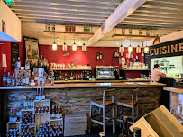 Atmosphère du Restaurant et Cave à Vins Plaisirs Divins à Le Beausset - n°5