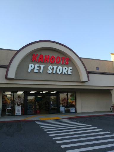 Pet Supply Store «Kahoots Pet Store», reviews and photos, 4200 Chino Hills Pkwy, Chino Hills, CA 91709, USA