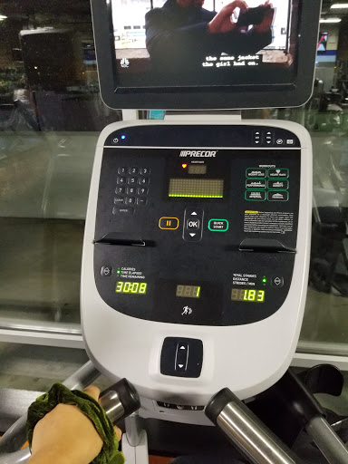 Health Club «Crunch - Staten Island», reviews and photos, 364 Bay St, Staten Island, NY 10301, USA