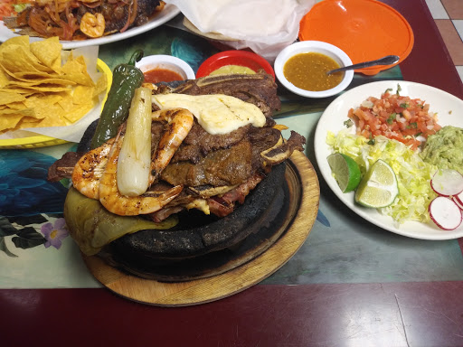 Mexican Restaurant «La Plaza Tapatia», reviews and photos, 4233 Shoppers Ln, Columbus, OH 43228, USA
