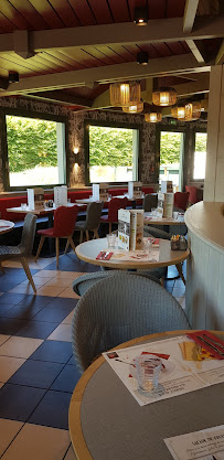 Atmosphère du Restaurant de grillades à la française Courtepaille à Bretteville-sur-Odon - n°15