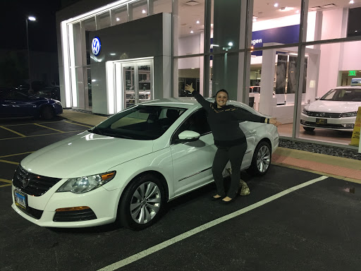 Volkswagen Dealer «Pugi Volkswagen», reviews and photos, 2020 Ogden Ave, Downers Grove, IL 60515, USA