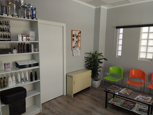 Información y opiniones sobre Peluquería de Caballeros Robert de Zamora