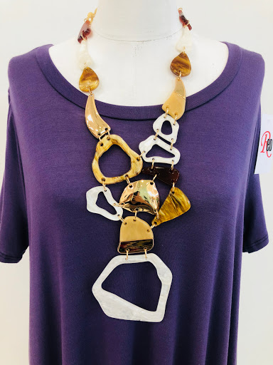 Boutique «Red Boutique», reviews and photos, 400 Ernest W. Barrett Pkwy, Kennesaw, GA 30144, USA