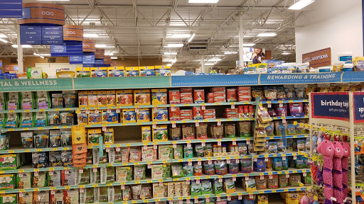 Pet Supply Store «PetSmart», reviews and photos, 2100 Chemical Rd, Plymouth Meeting, PA 19462, USA