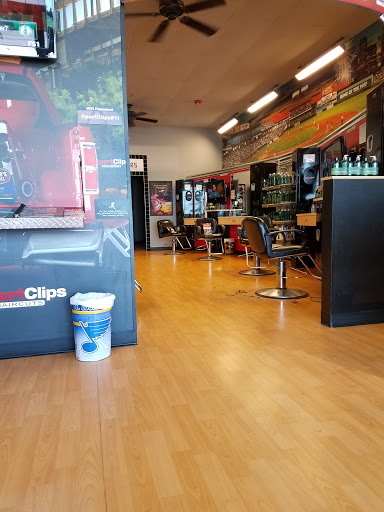 Hair Salon «Sport Clips Haircuts of Fenton (Gravois Bluffs)», reviews and photos, 794 Gravois Bluffs Blvd, Fenton, MO 63026, USA
