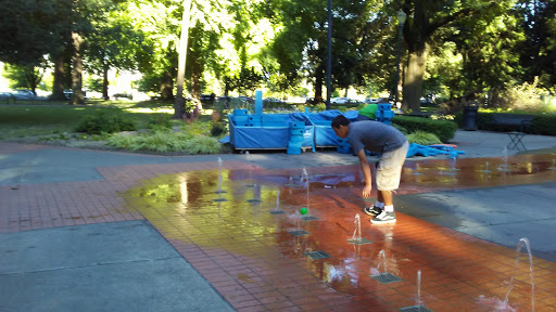 Park «Holladay Park», reviews and photos, NE Holladay St & NE 11th Ave, Portland, OR 97232, USA