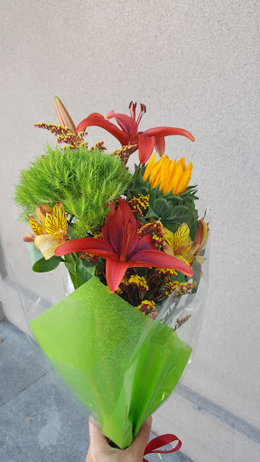 Florist «East Bay Flowers», reviews and photos, 1200 E 14th St, San Leandro, CA 94577, USA