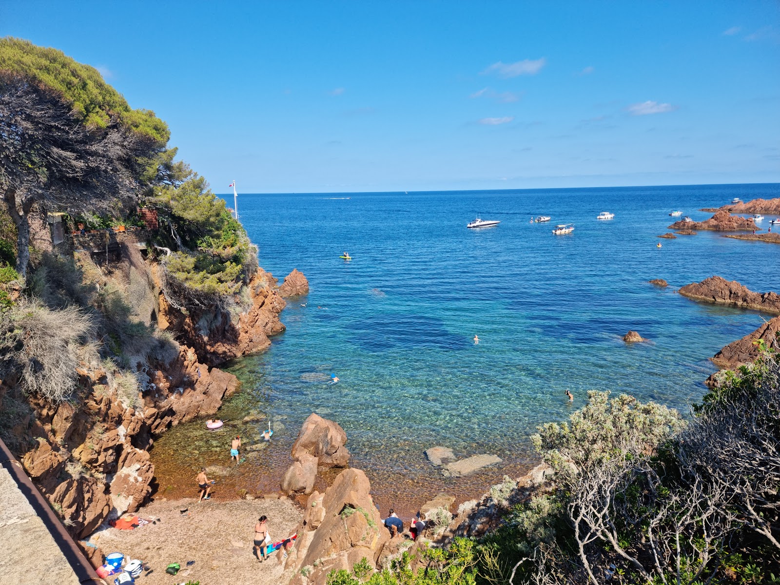 Foto di Plage Les Roches de l'ile des Vieilles e l'insediamento