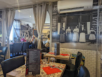 Atmosphère du Restaurant Le Comptoir des Brosses à Saintry-sur-Seine - n°2