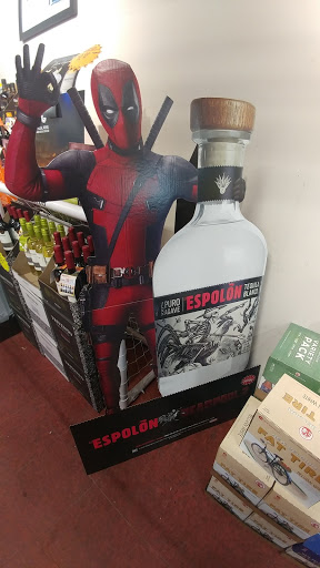 Liquor Store «Grand & Western Armanetti Fine Wines & Liquors», reviews and photos, 515 N Western Ave, Chicago, IL 60612, USA