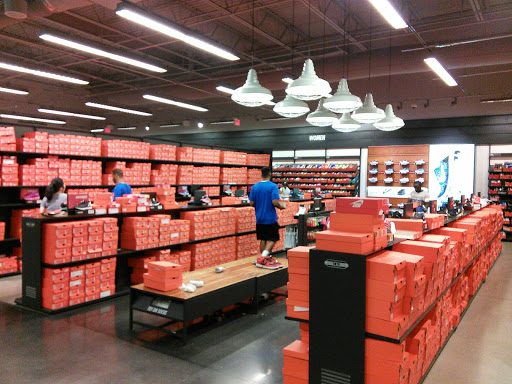 Sporting Goods Store «Nike Factory Store», reviews and photos, 810 Bergen Town Center #37, Paramus, NJ 07652, USA