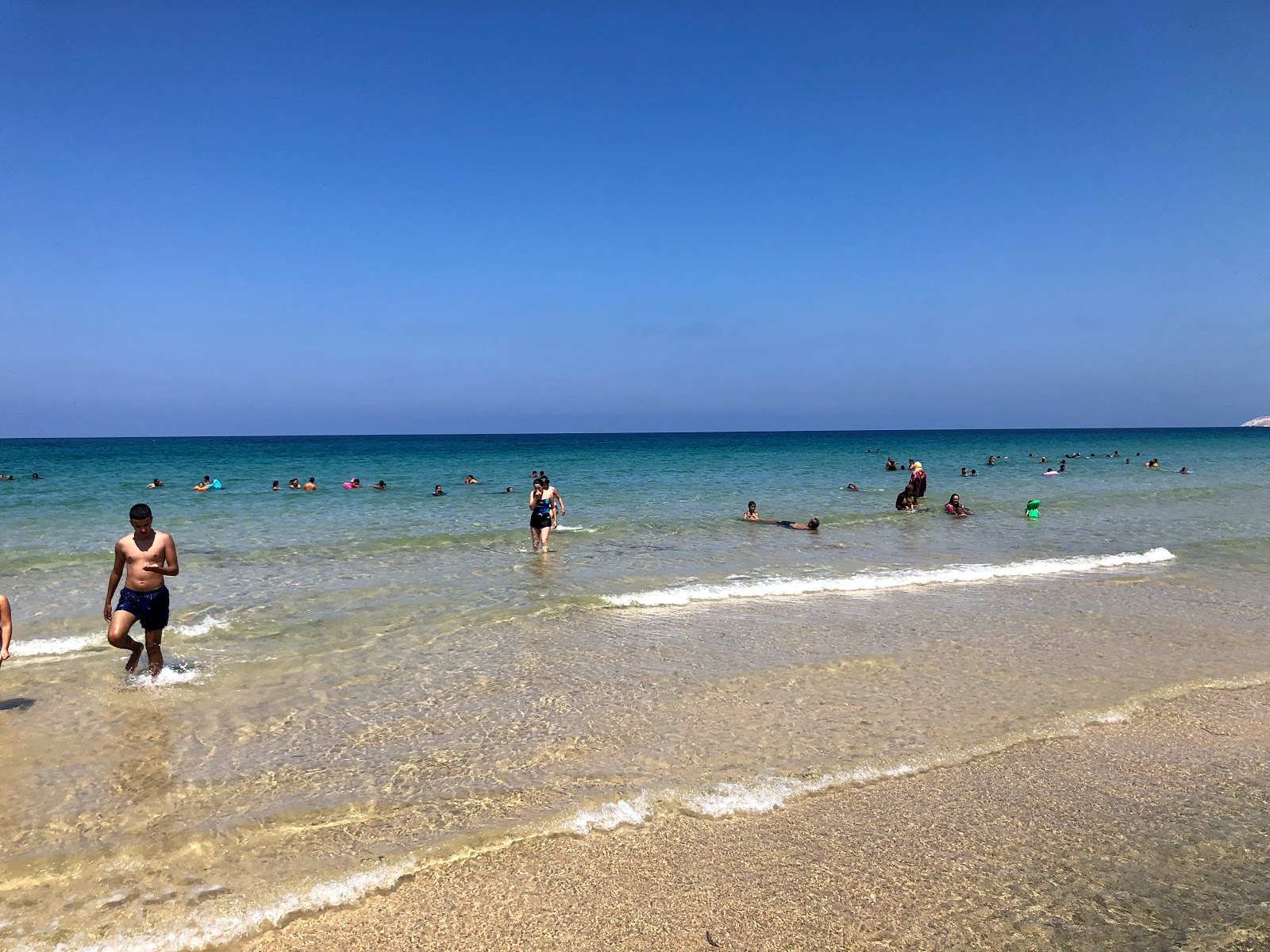 Fotografija Ras Angela Beach z turkizna čista voda površino