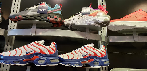 Shoe Store «Champs Sports», reviews and photos, 2200 Eastridge Loop, San Jose, CA 95122, USA