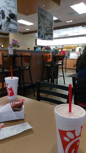 Fast Food Restaurant «Chick-fil-A», reviews and photos, 4925 Outer Loop, Louisville, KY 40219, USA
