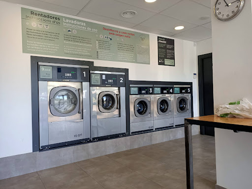 74° Bugaderia autoservei en Palau-solità i Plegamans, Barcelona