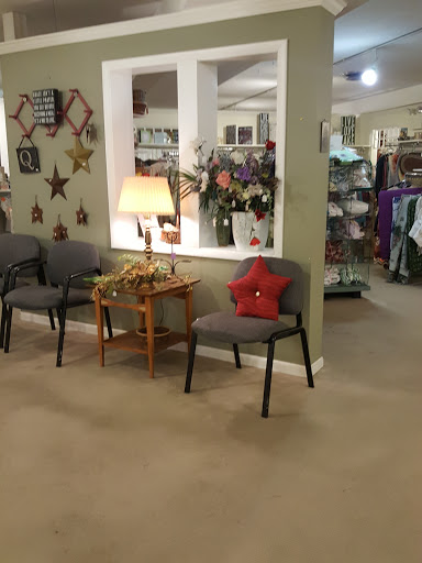 Thrift Store «Re-Uzit Shop of New Holland», reviews and photos, 707 W Main St, New Holland, PA 17557, USA