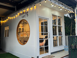 MANOI Cafe by momo