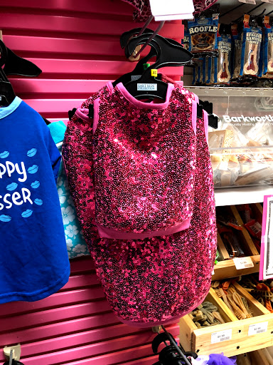 Pet Groomer «Poochies Pet Boutique & Salon», reviews and photos, 306 Monroe St, Dunedin, FL 34698, USA