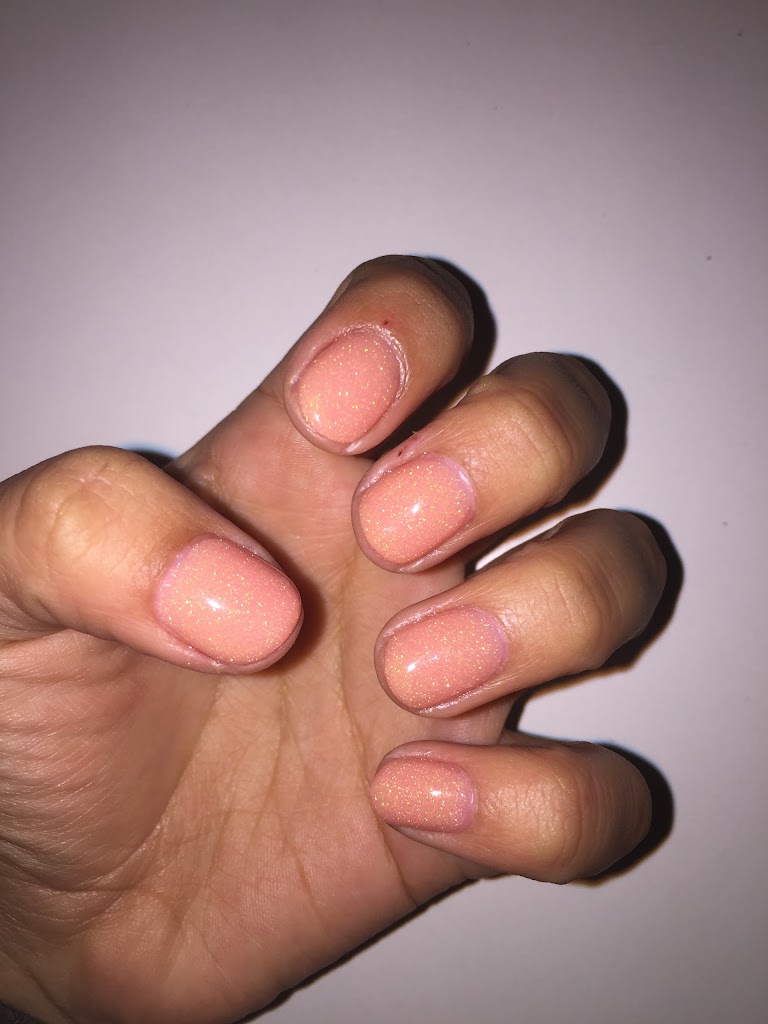 Top Nails and Spa 06878