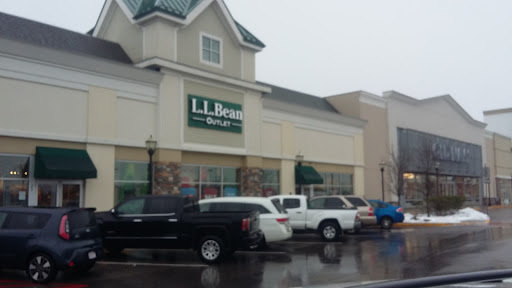 Clothing Store «L.L. Bean Outlet», reviews and photos, 2421 Cranberry Hwy, Wareham, MA 02571, USA