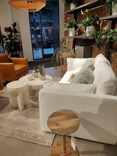 Furniture Store «Pottery Barn», reviews and photos, 1415 4th St, Santa Monica, CA 90401, USA