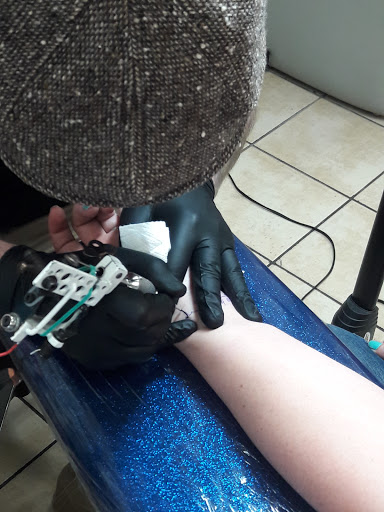 Tattoo Shop «Absolute Tattoo and Piercing», reviews and photos, 8055 Clairemont Mesa Blvd, San Diego, CA 92111, USA