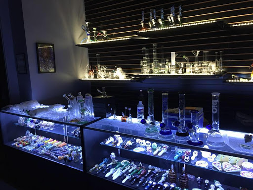 Tobacco Shop «Wizard Hat Smoke Shop», reviews and photos, 2406 W Parmer Ln #96, Austin, TX 78727, USA