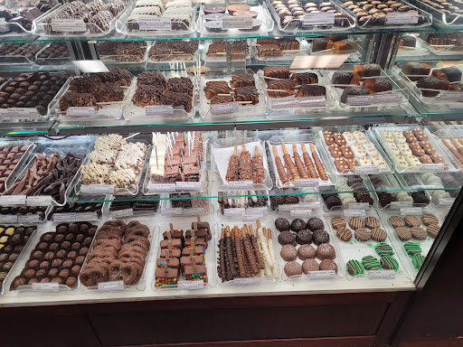 Chocolate Shop «Kilwins Little Rock», reviews and photos, 415 President Clinton Ave, Little Rock, AR 72201, USA