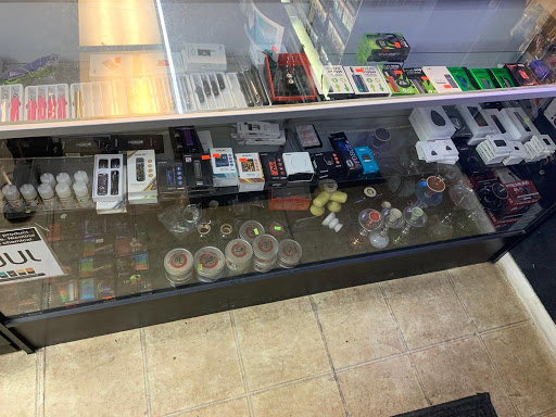 Tobacco Shop «Amsterdam Smoke Shop», reviews and photos, 510 W Court St, Seguin, TX 78155, USA