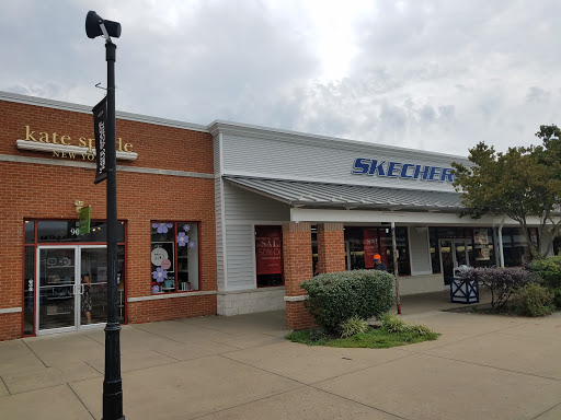 Shoe Store «SKECHERS Factory Outlet», reviews and photos, 241 Fort Evans Rd NE #1233, Leesburg, VA 20176, USA