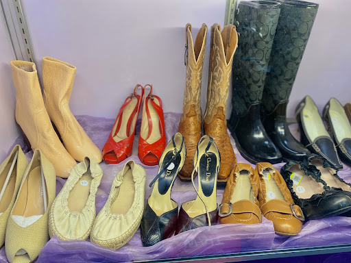 Thrift Store «Wings Resale Store», reviews and photos, 8349 W Golf Rd, Niles, IL 60714, USA