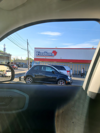 Grocery Store «Foodtown of Parsons Blvd», reviews and photos, 84-05 Parsons Blvd, Jamaica, NY 11432, USA