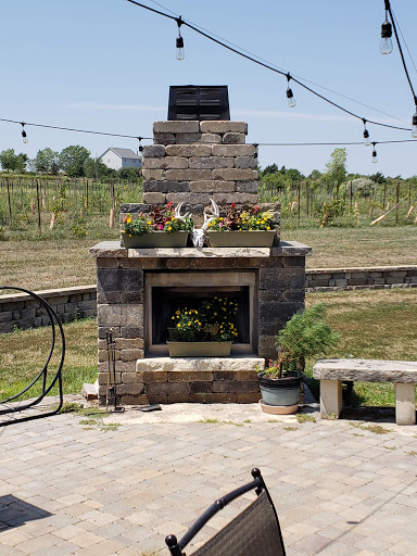 Winery «Glaciers Edge Winery», reviews and photos, 1636 SE 85th St, Wakarusa, KS 66546, USA