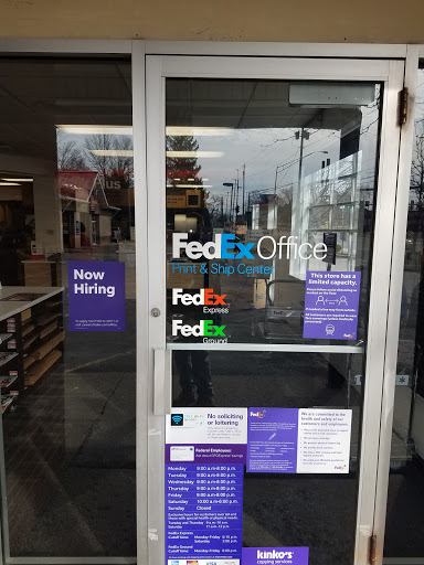 Print Shop «FedEx Office Print & Ship Center», reviews and photos, 427 E Main St, Kent, OH 44240, USA