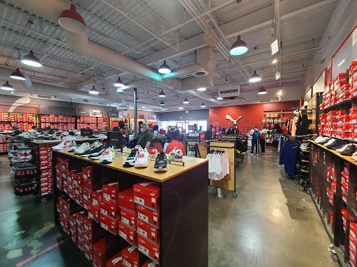 Shoe Store «PUMA», reviews and photos, 3939 S Interstate Hwy 35 #790, San Marcos, TX 78666, USA