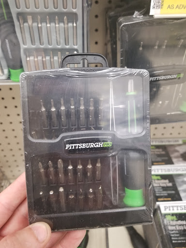 Hardware Store «Harbor Freight Tools», reviews and photos, 34900 Groesbeck Hwy, Charter Twp of Clinton, MI 48035, USA