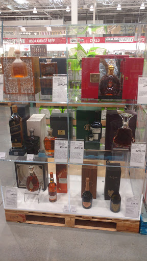 Warehouse store «Costco Wholesale», reviews and photos, 21800 Victory Blvd, Woodland Hills, CA 91367, USA