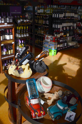 Liquor Store «Esplanade Wine & Spirits», reviews and photos, 2948 W Euclid Ave, Arlington Heights, IL 60005, USA