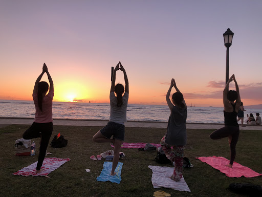 🏝Beach | Sunset Yoga Hawaii 🧘🏻‍♀️ -waikiki