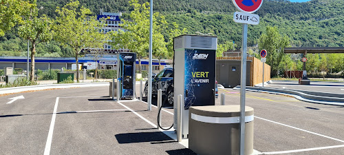Borne de recharge de véhicules électriques PROVIRIDIS Station de recharge Annecy