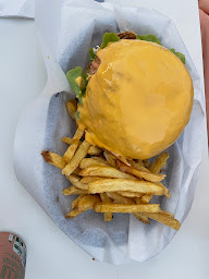Photo n°14 de Aura Burger and Coffee - Burger à la française - Café - Service Livraison - La Grande-Motte à La Grande-Motte ()