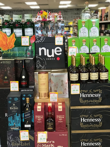 Liquor Store «Cromwell Square Wine & Liquors», reviews and photos, 51 Shunpike Rd #22, Cromwell, CT 06416, USA