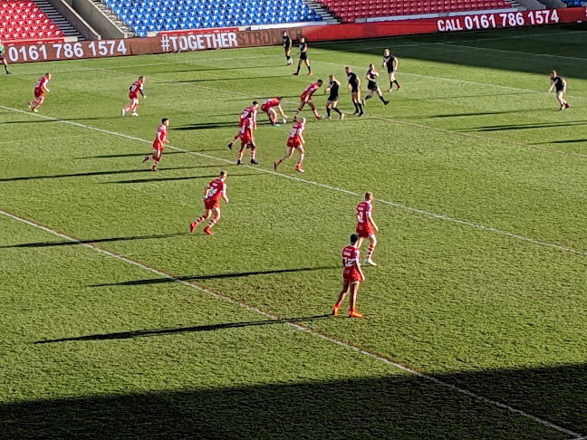 Comments and reviews of Salford Red Devils RLFC
